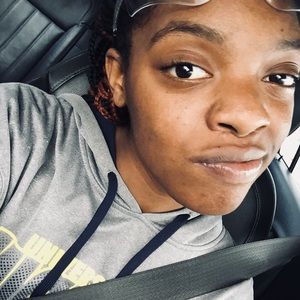 Meet your Posher, Latia